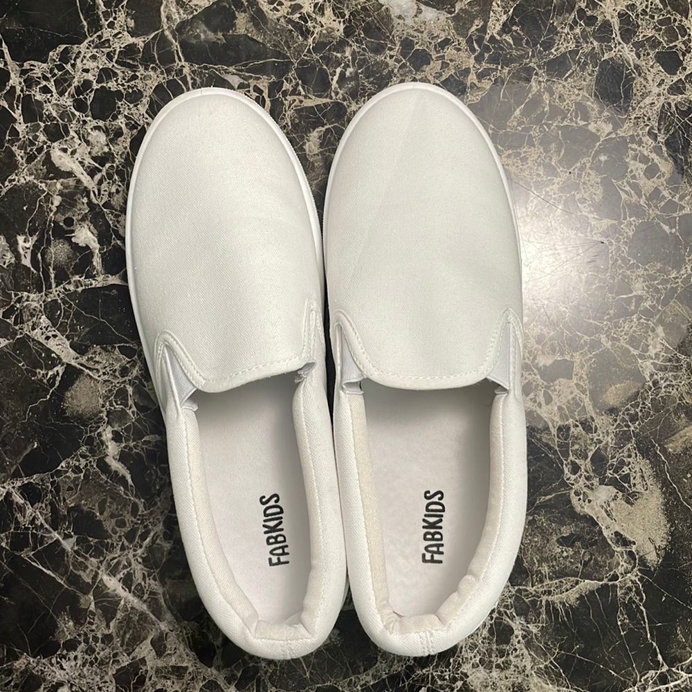 Girls sneakers